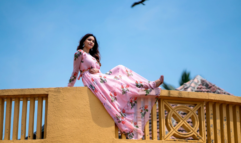 Engrossing Beautiful Peach colored Georgette gown